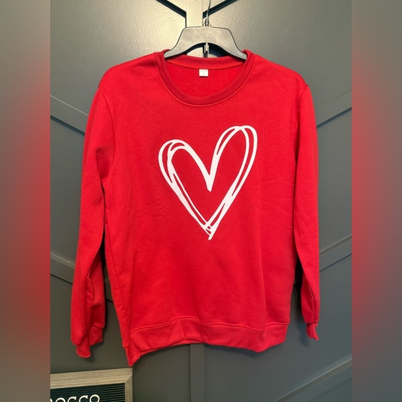 Red Heart Sweater NEW - Picture 1 of 3
